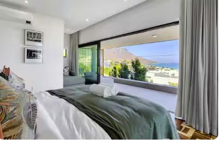 Bedroom 4 — Twelve Apostles mountain view